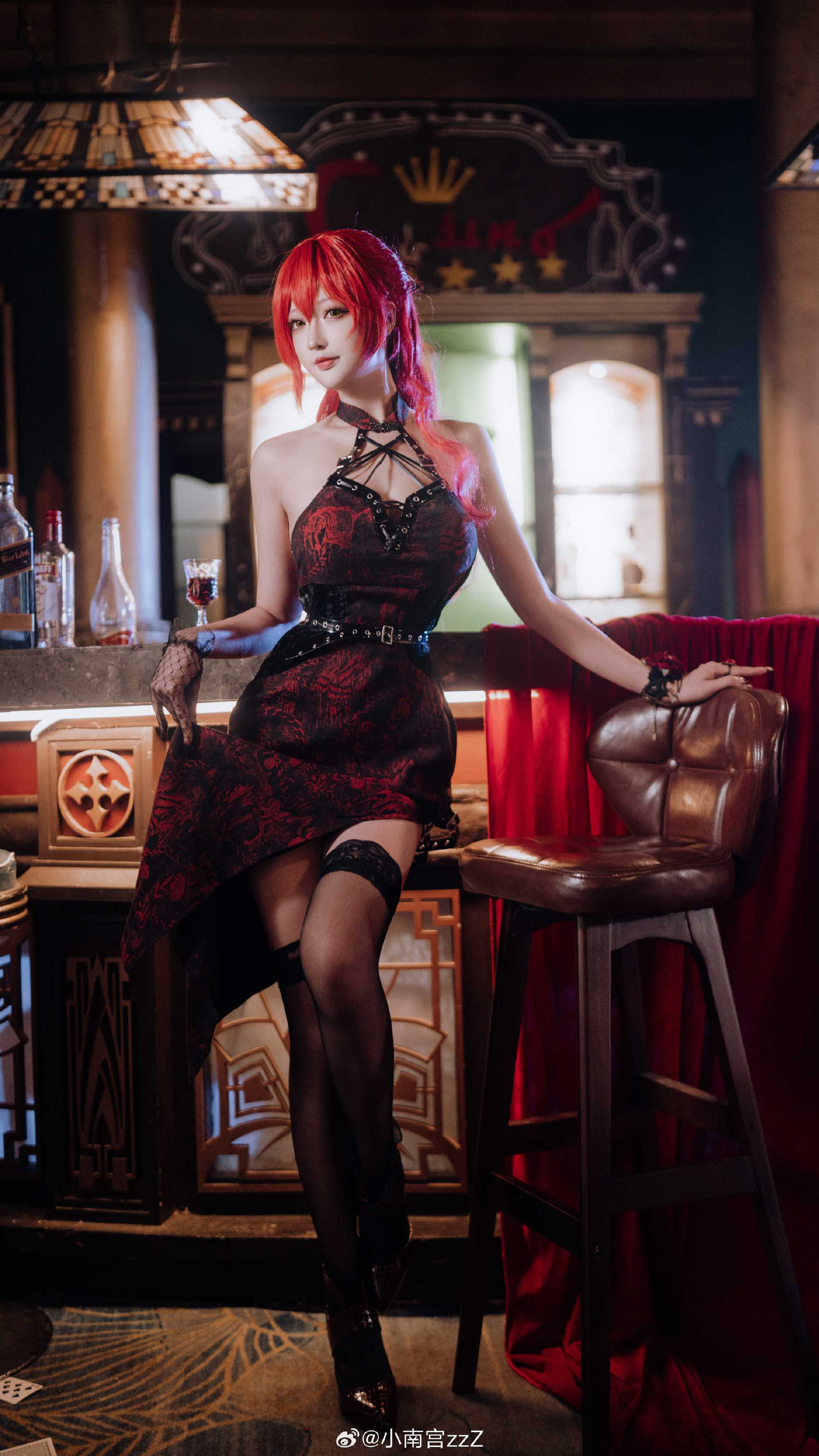 COSPLAY开拓者，不要像卡芙卡那样捣乱，还有不要叫姬子阿姨，要叫姬子小姐。崩坏：星穹铁道姬子@小南宫zzZ卡芙卡@柠好不好