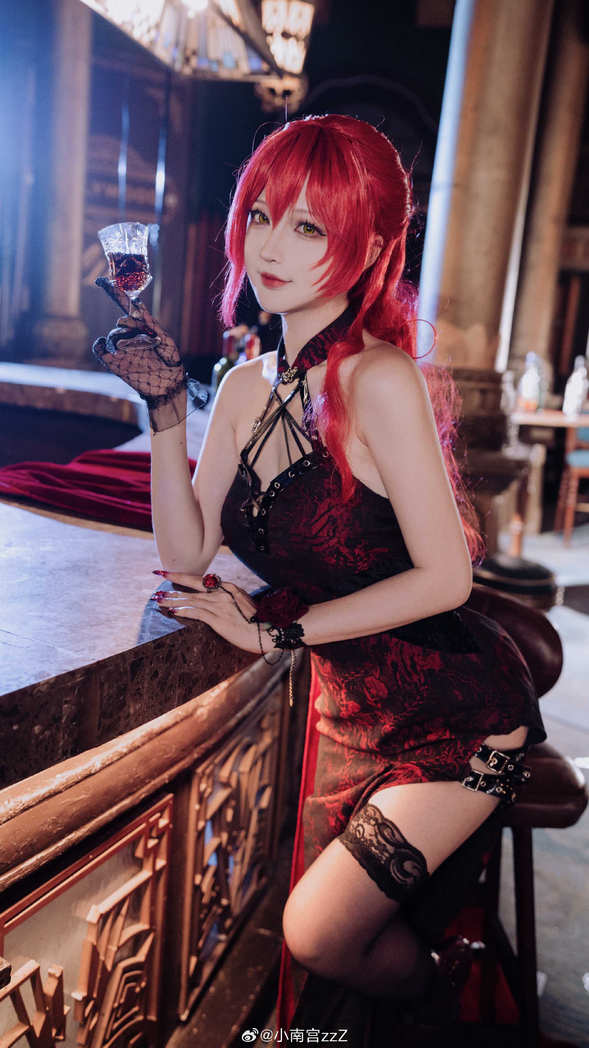 COSPLAY开拓者，不要像卡芙卡那样捣乱，还有不要叫姬子阿姨，要叫姬子小姐。崩坏：星穹铁道姬子@小南宫zzZ卡芙卡@柠好不好