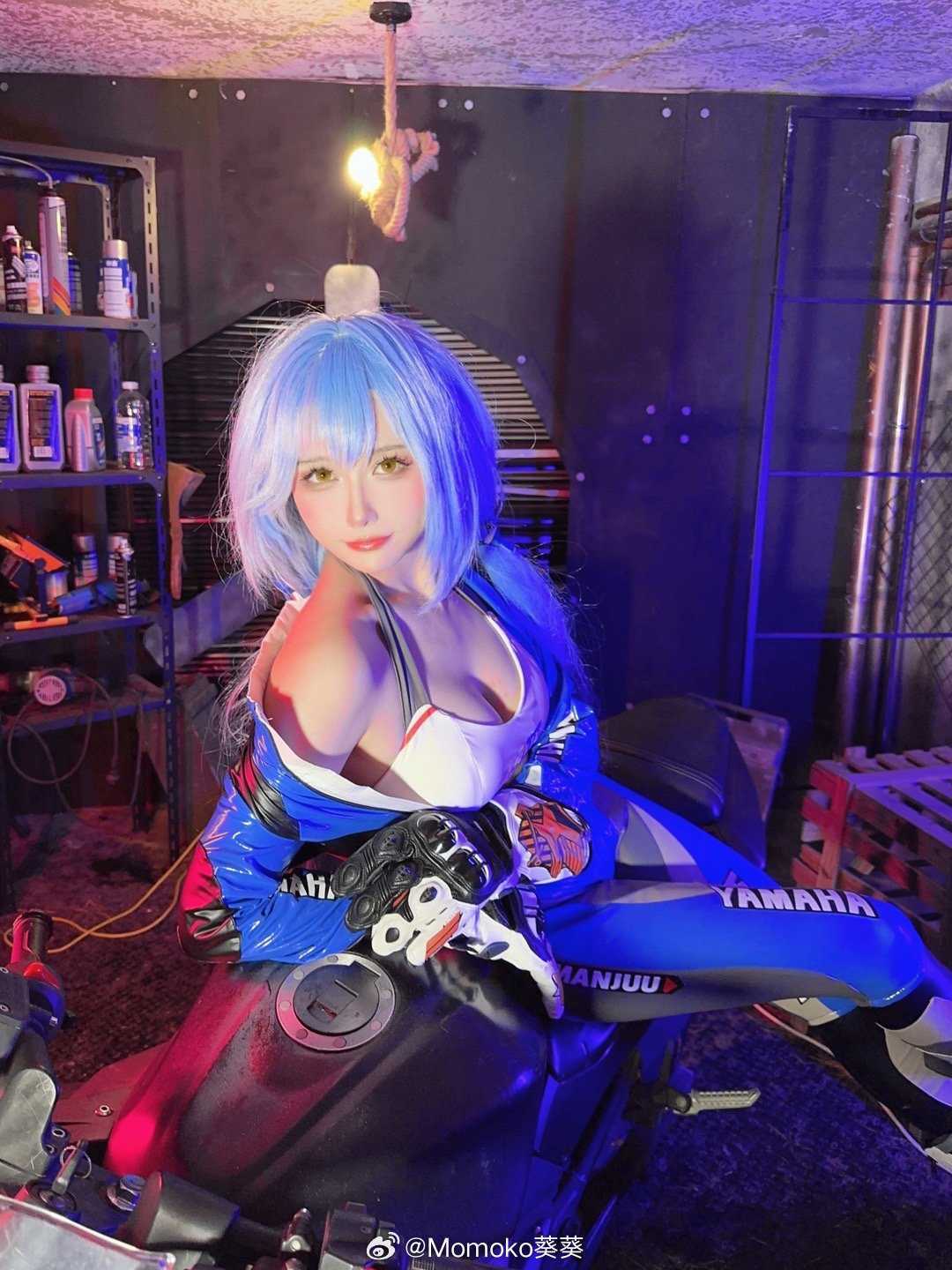 COSPLAY碧蓝航线下次比赛我们也一起加油吧～@Momoko葵葵