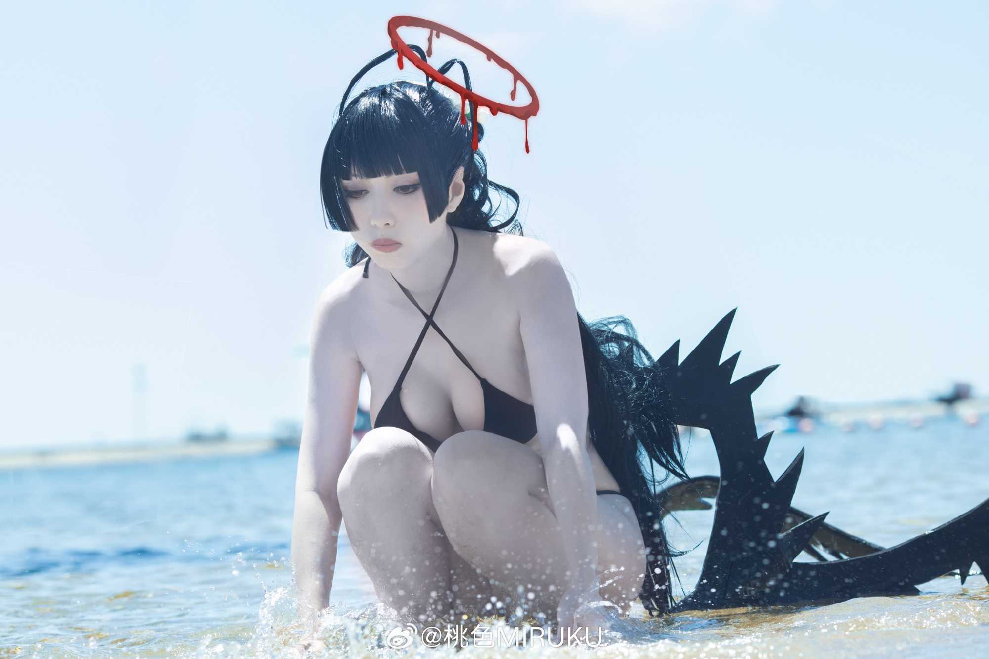 我还是第一次、像这样在海里玩、虽然很尽兴碧蓝档案剑先鹤城@桃色MIRUKU