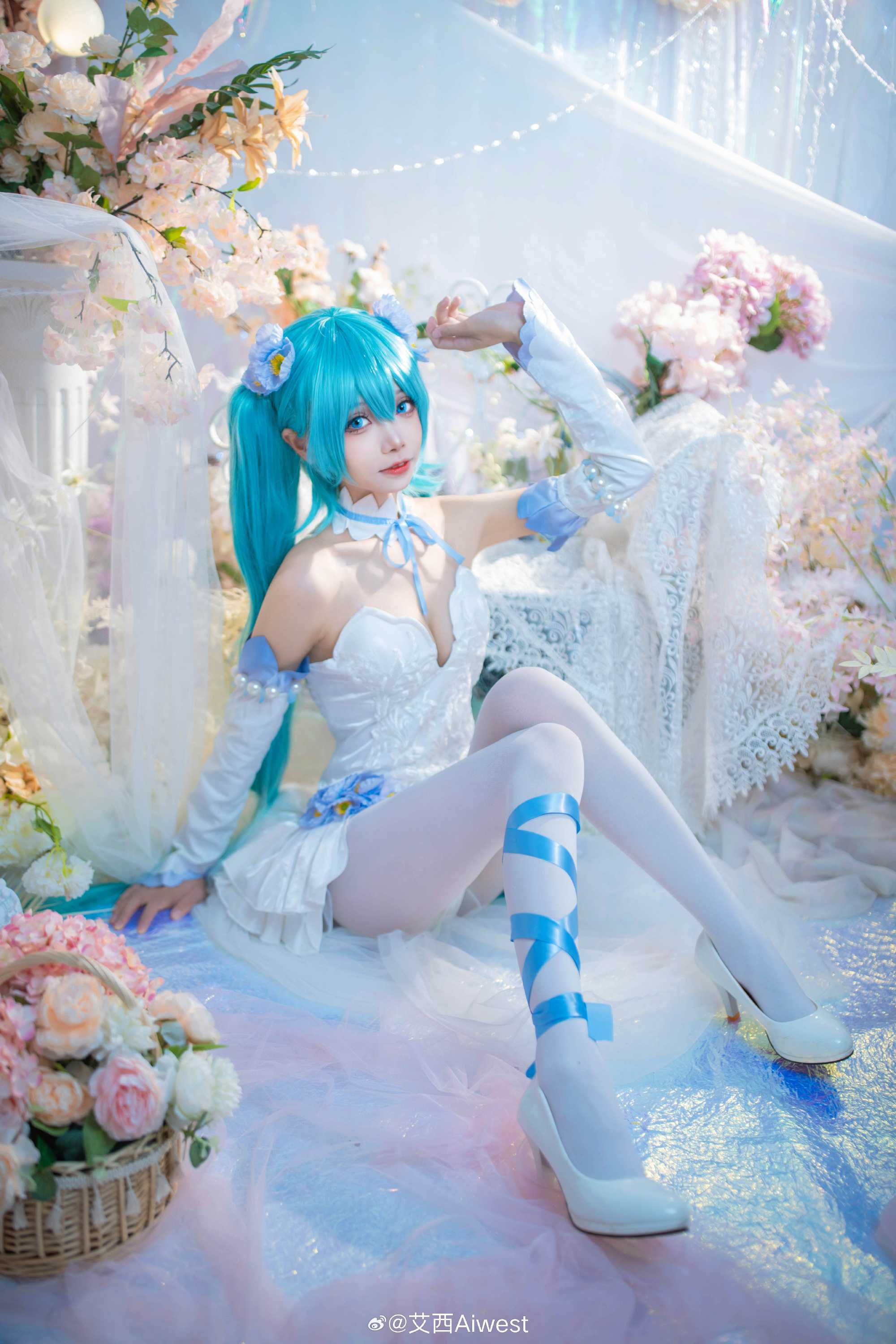 cosplay初音未来粉蝶花miku@艾西Aiwest
