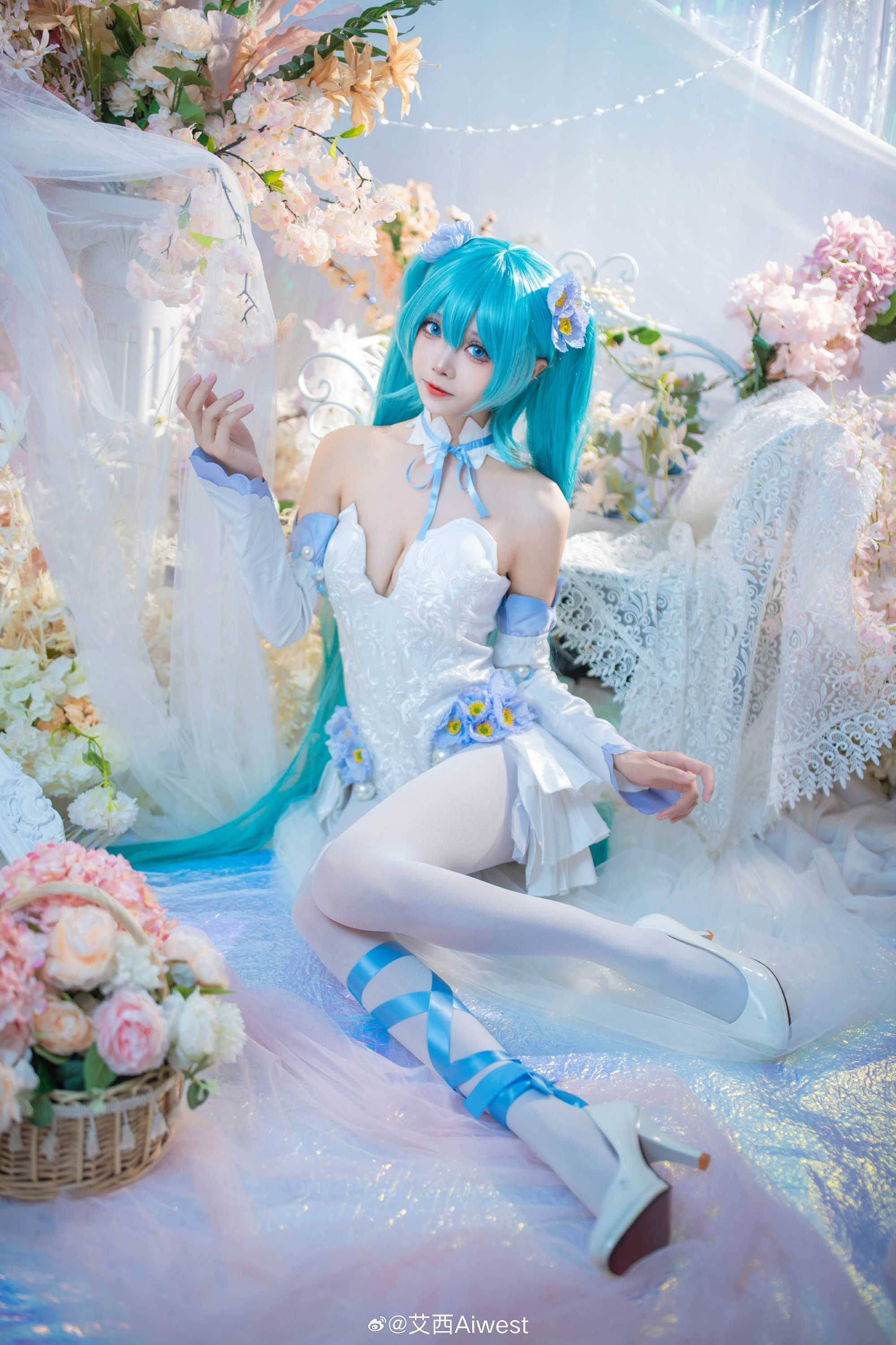 cosplay初音未来粉蝶花miku@艾西Aiwest